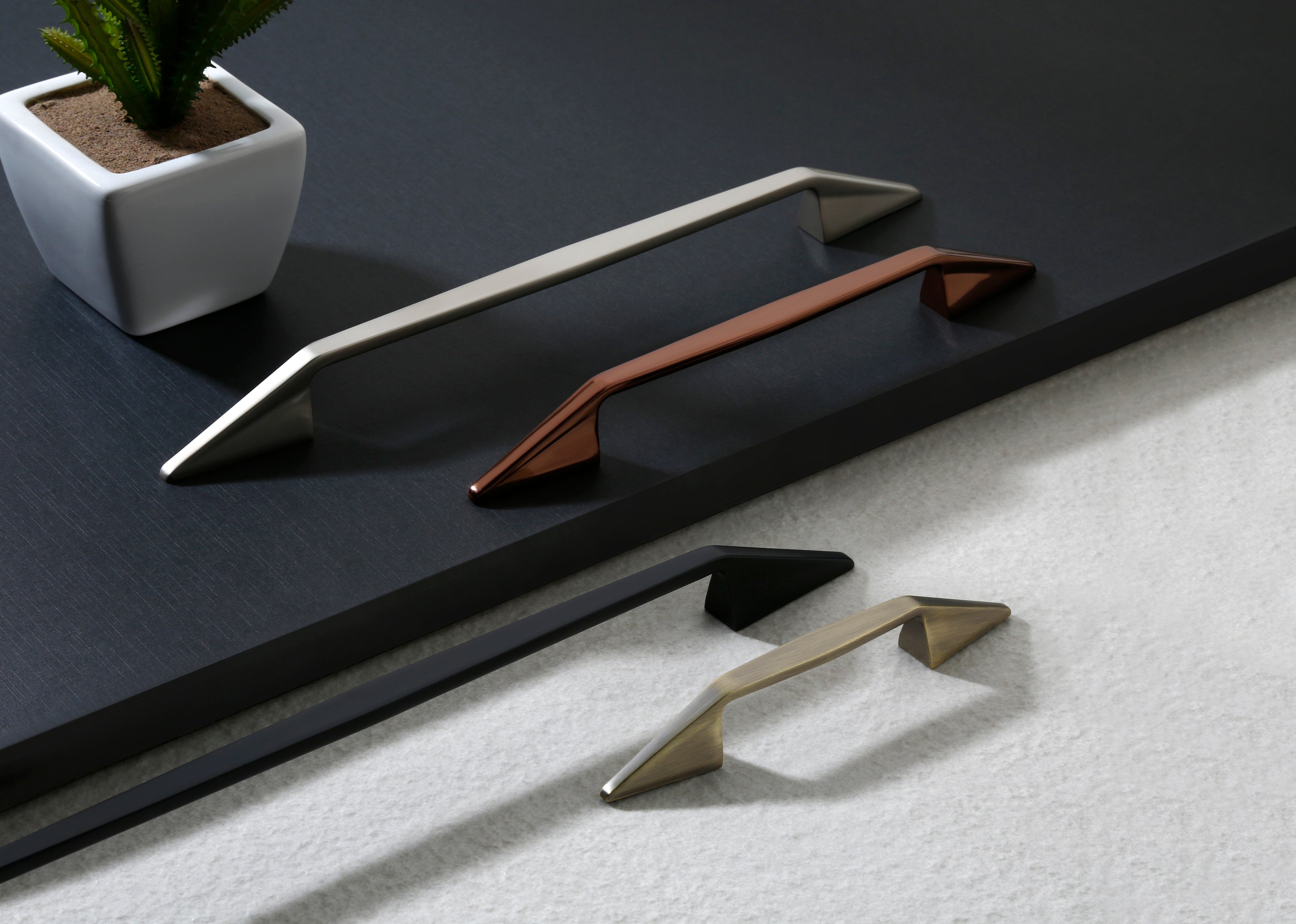 Cabinet Pull Handle Zinc - 557 G